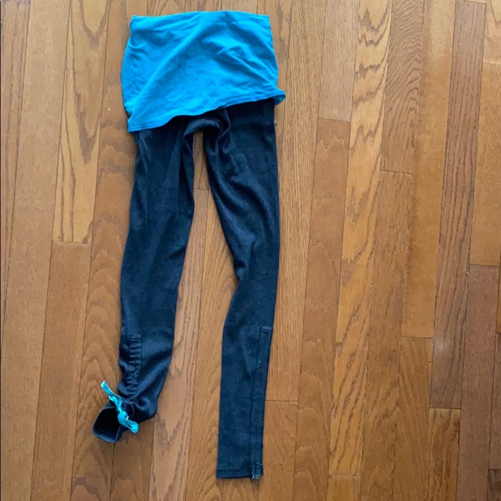 Lululemon yoga tights with skirt sz 4